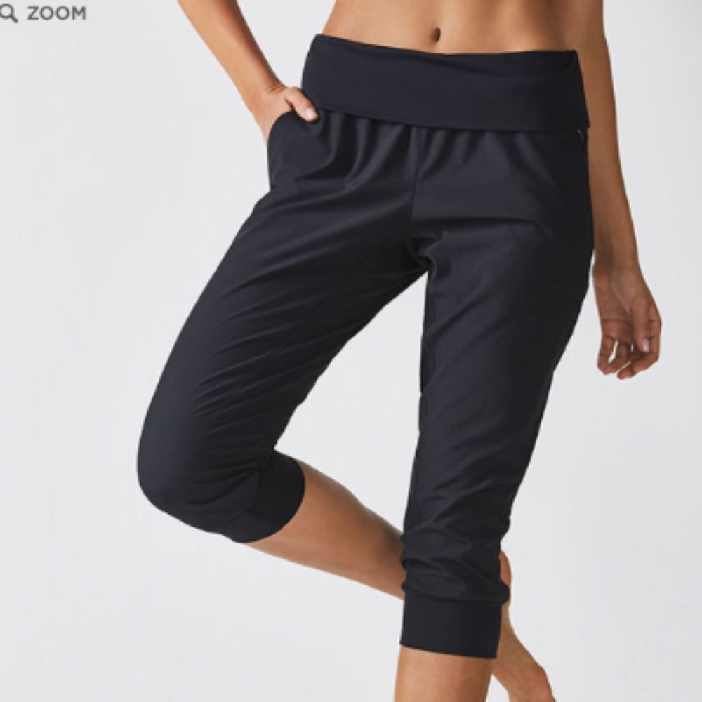 Fabletics Black Comfort Exercise Capri. NWT